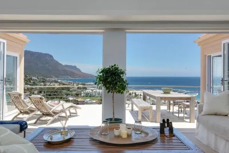 Villa Serenita in Camps Bay – photo 1