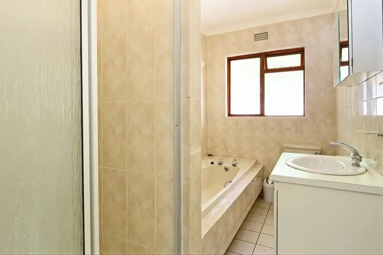 property_963ee8da-03fd-4351-8204-3c11ae0db733_12
