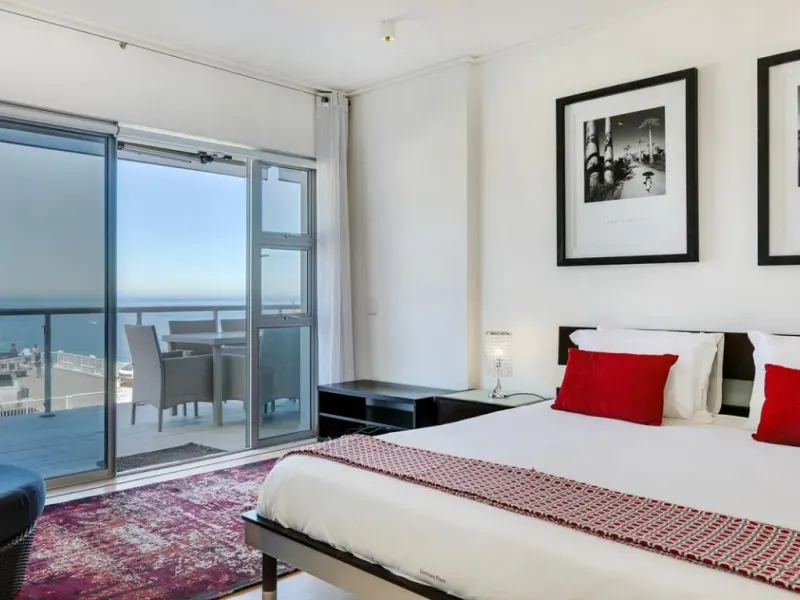 Dunmore Apartment in Camps Bay – photo 17