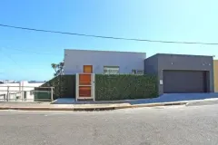 Villa Joubert in Green Point – photo 1 thumbnail