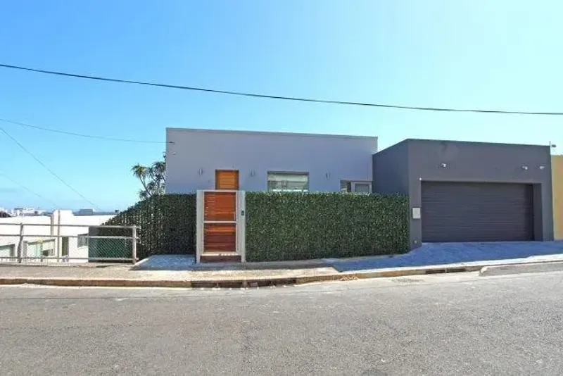 Villa Joubert in Green Point – photo 1