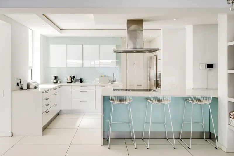 Villa Bleu Blanc in Camps Bay – photo 14