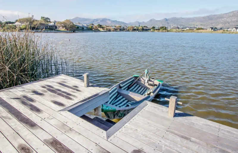Wills Lake Villa in The Lakes – photo 4