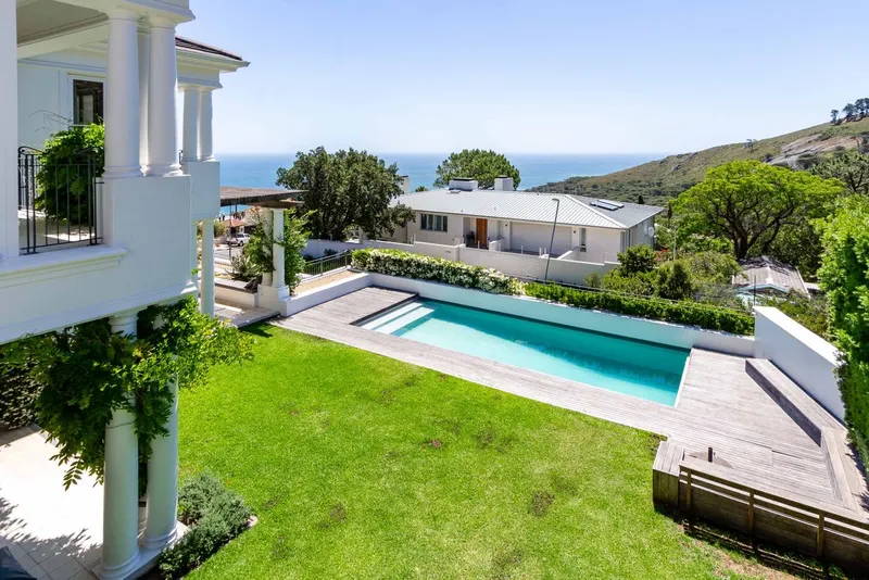 Villa Alamo  in Camps Bay – photo 17