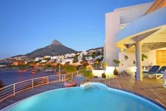 Bali Bay Beach and Mountain Retreat in Camps Bay – photo 3 thumbnail