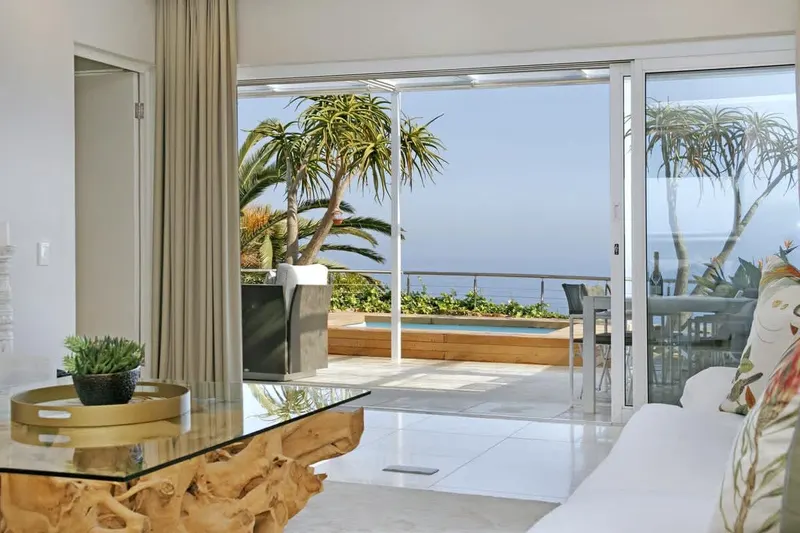 Sunset Bay Villa in Bakoven – photo 13