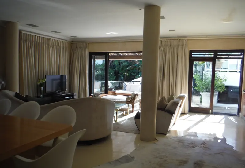 White House in Fresnaye – photo 18