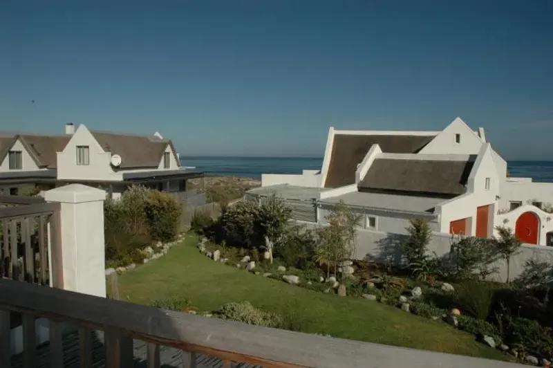 Kommetjie Way Beach House in Klein Slangkop – photo 8