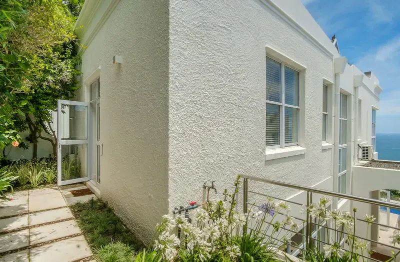 Ocean View Elegance in Bantry Bay – photo 32