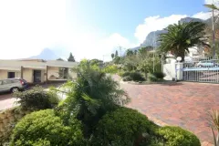 Camps Bay Retreat in Camps Bay – photo 12 thumbnail