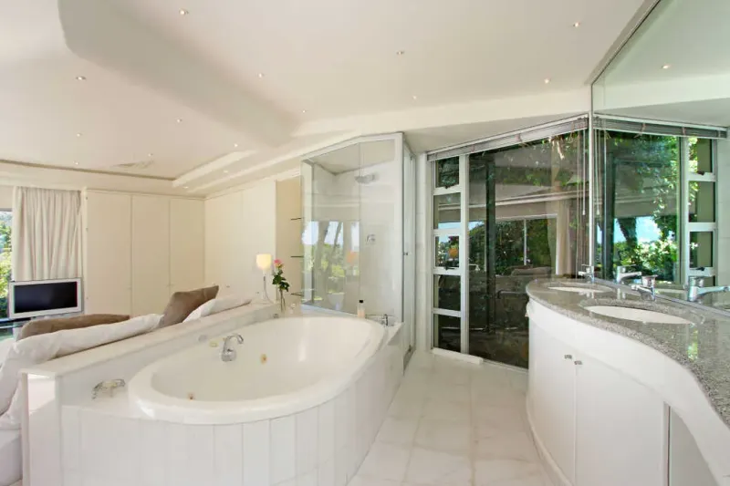 Lions View 7 Bedroom in Camps Bay – photo 16