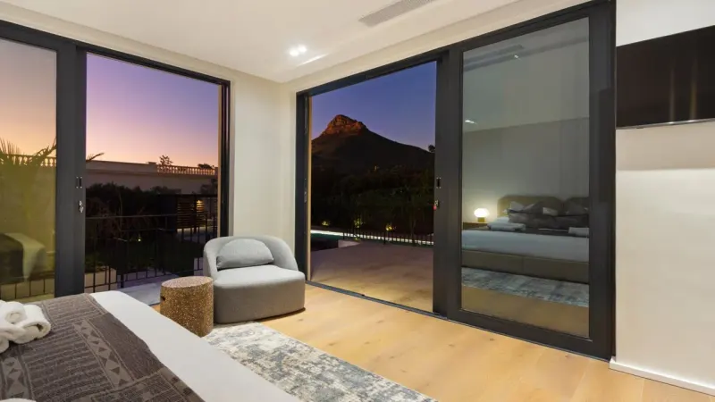 Ronald Luxury Villa in Camps Bay – photo 25