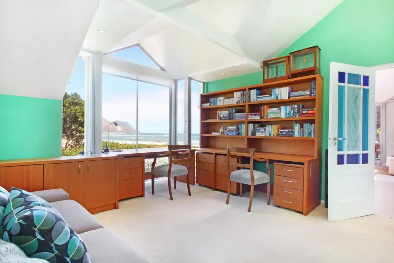 Glen Beach Vista House Upper Unit in Camps Bay – photo 4