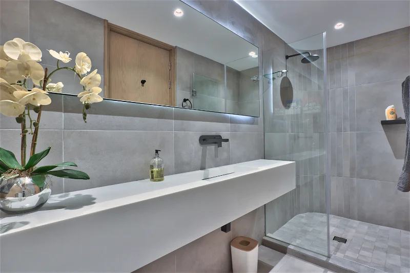 property_989076e0-aa3e-471e-a505-d87f733df43b_49