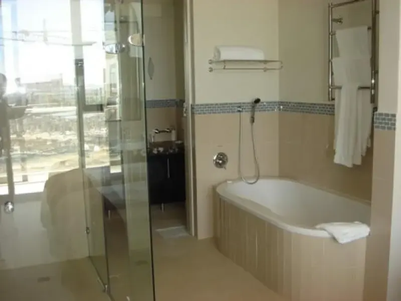 Juliette 6th Floor Apartment in V&A Waterfront – photo 16