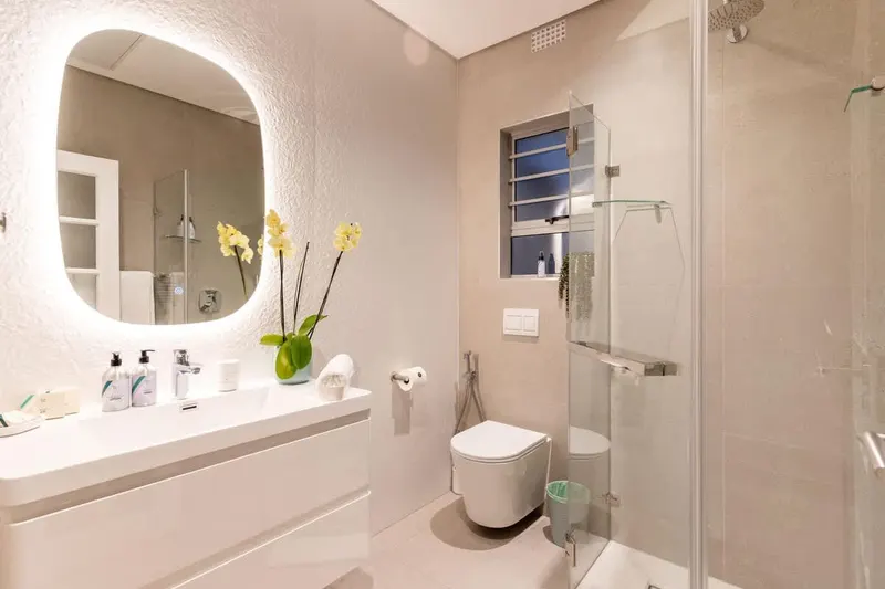 Lisburn on Clifton Villa in Clifton – photo 16