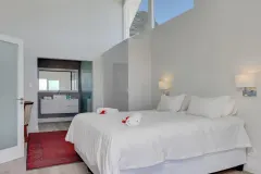 Fulham Road Apartment in Camps Bay – photo 3 thumbnail