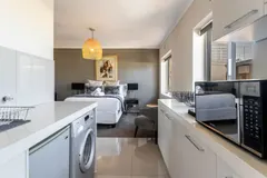 Green Point Grande in Green Point – photo 17 thumbnail