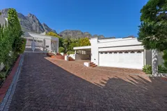 Tree Villa in Camps Bay – photo 44 thumbnail