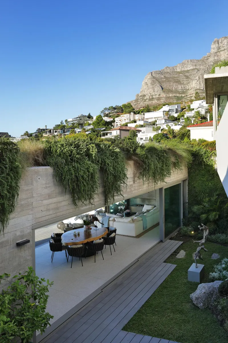 Castle Peak in Camps bay – photo 29