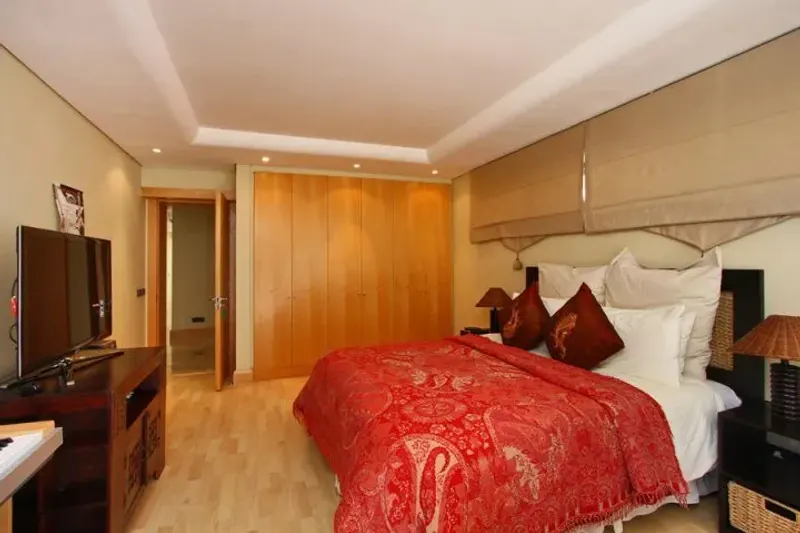 Bantry Bay Rocks in Bantry Bay – photo 9