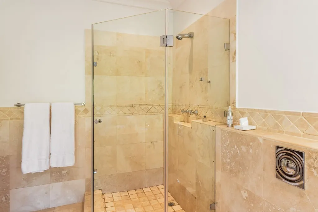 property_99a9896a-1f76-4c53-a373-3e8929dd5704_36