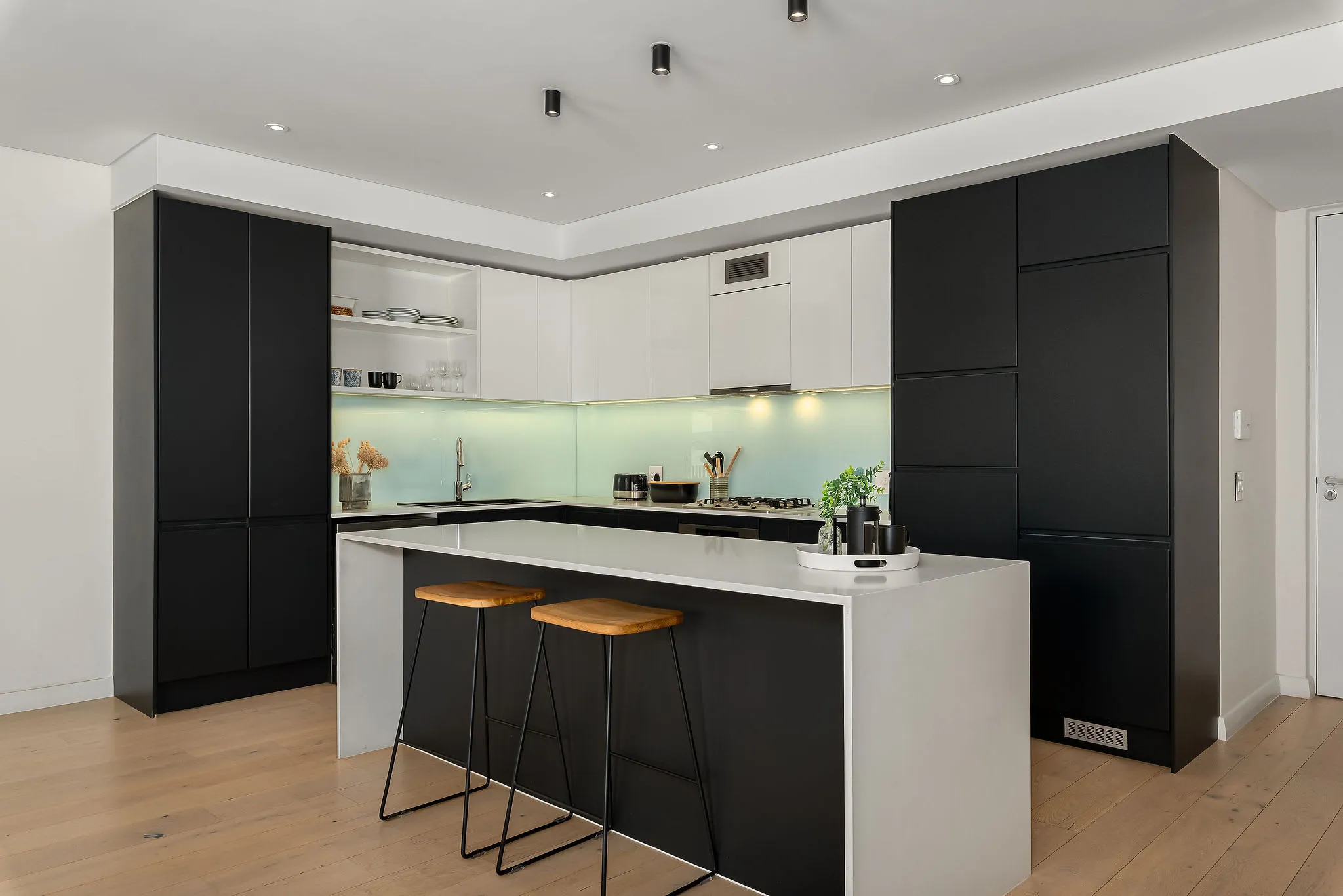 property_99cca0c3-ee70-4634-8fce-17f96d71bec5_14