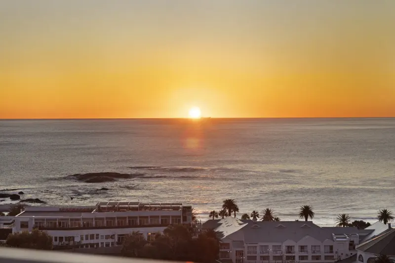 24 Geneva - 12 Bedroom Villa in Camps Bay – photo 32