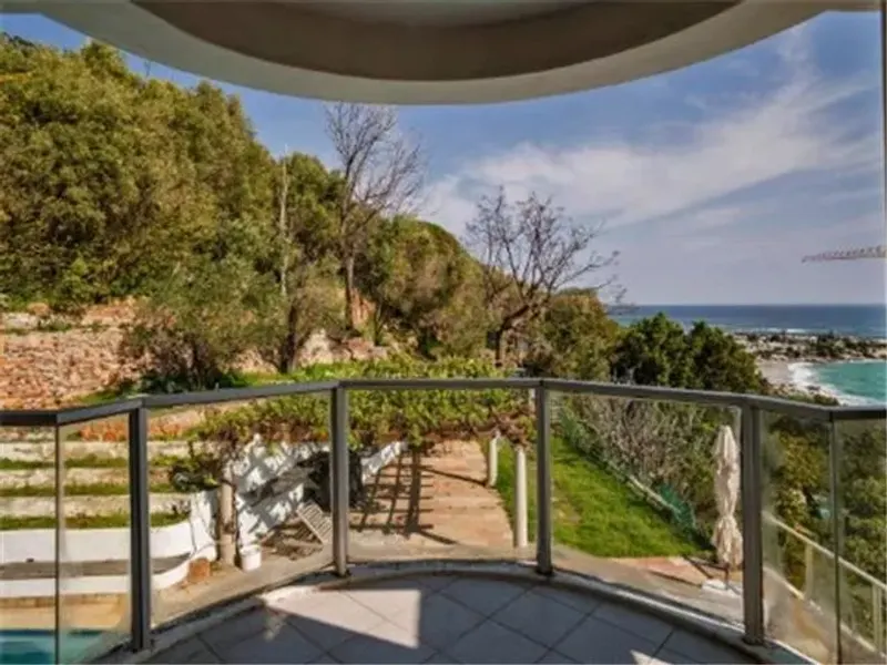 Clifton Gardens in Clifton – photo 21