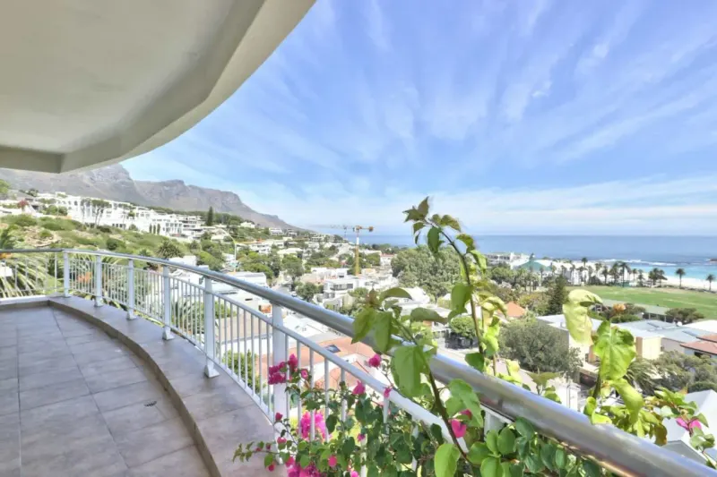 Tree Rd Villa in Camps Bay – photo 10