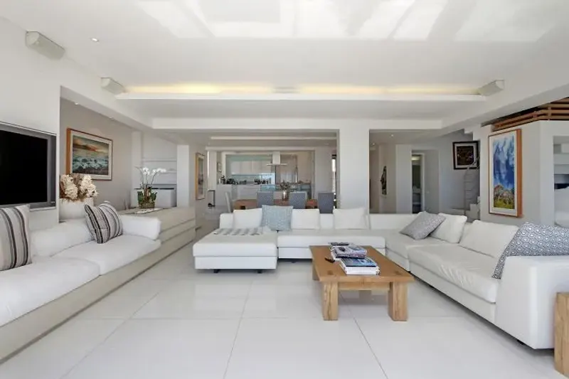 15 Views House in Camps Bay – photo 13