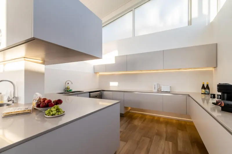 Camps Bay Penthouse in Bakoven – photo 17