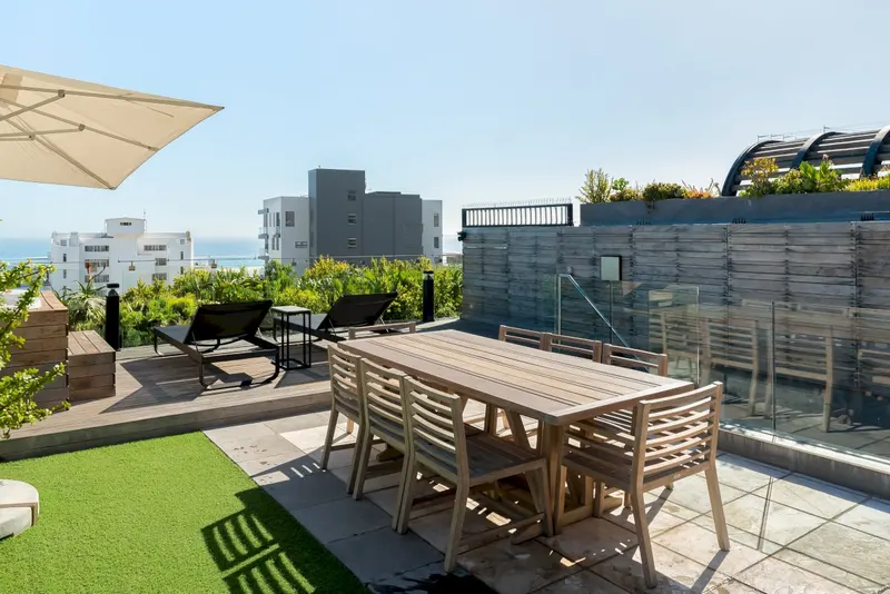 Sea Point Penthouse Retreat in Sea Point – photo 13