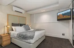Aurum 302 in Bantry Bay – photo 2 thumbnail