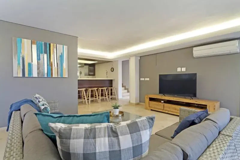Geneva 49 Villa in Camps Bay – photo 12