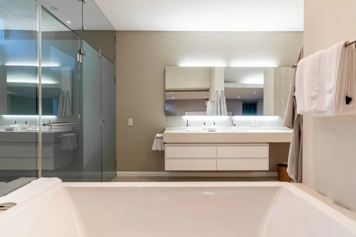 property_9d22877a-08d6-4c77-abcb-b634e481bd20_38
