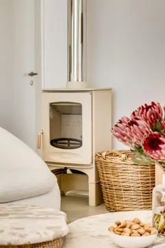 Ivory Bungalow in Clifton – photo 9 thumbnail