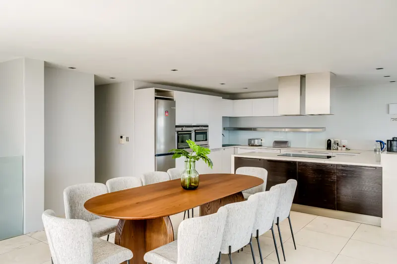 Blue Ocean Penthouse in Camps Bay – photo 8