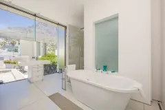 15 Views Penthouse in Camps Bay – photo 24 thumbnail