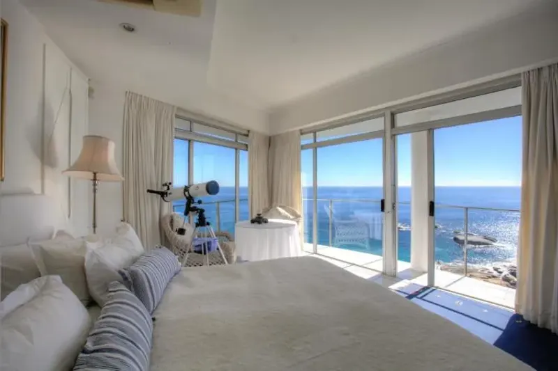 Sandy Bay Beach House in Llandudno – photo 2