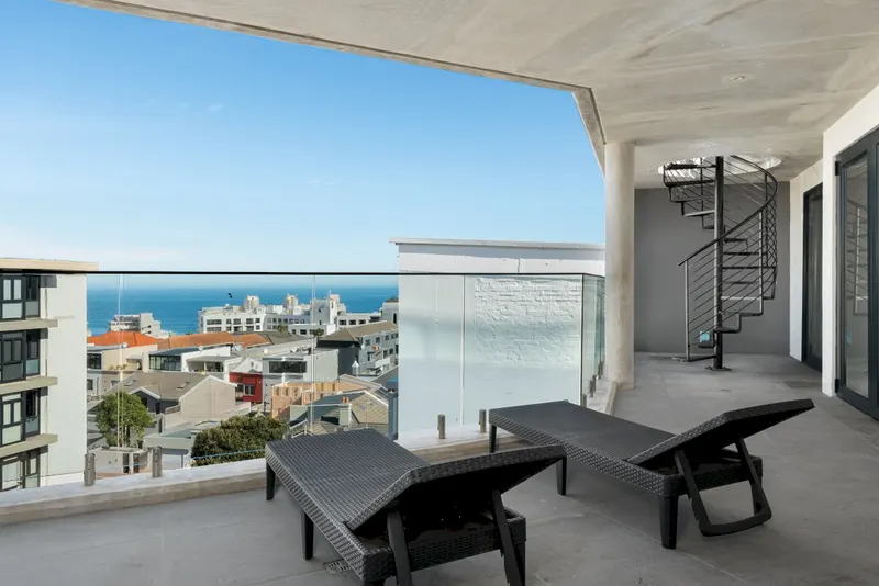 Queens Penthouse in Sea Point  – photo 3