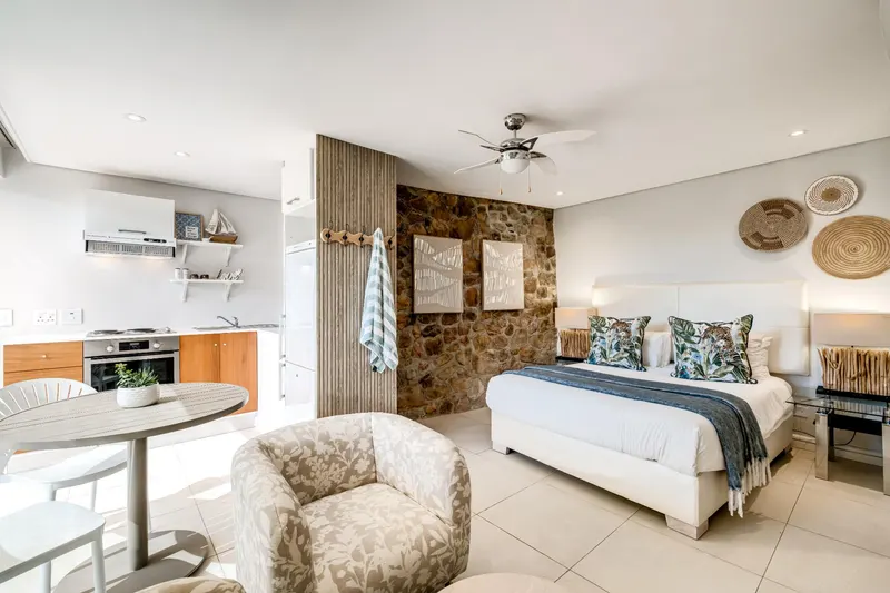 17 Geneva Drive in Camps Bay – photo 44