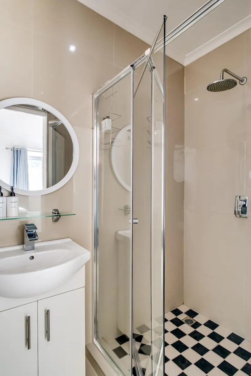 Sanctuary Cove in Camps bay – photo 11