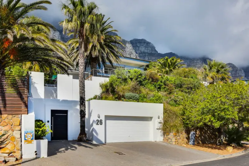 Francolin Road Villa in Bakoven – photo 14