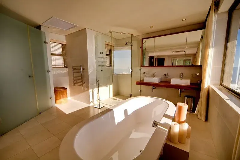Kloof Road Villa in Bantry Bay – photo 6