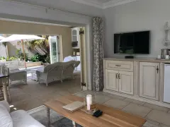 Constantia Valley Villa in Silverhurst – photo 96 thumbnail