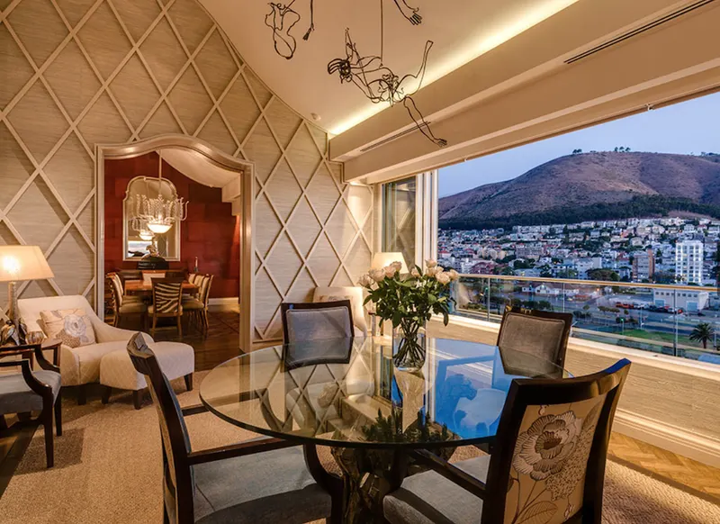 La Rive Penthouse in Mouille Point – photo 2