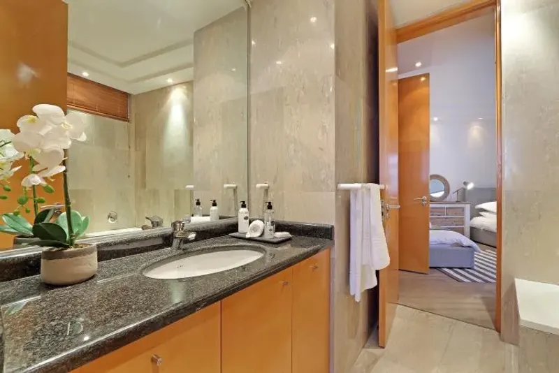Geneva 49 Villa in Camps Bay – photo 16