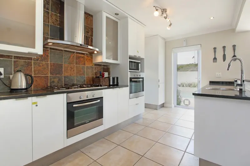 Bayview 40 in Bloubergstrand – photo 18