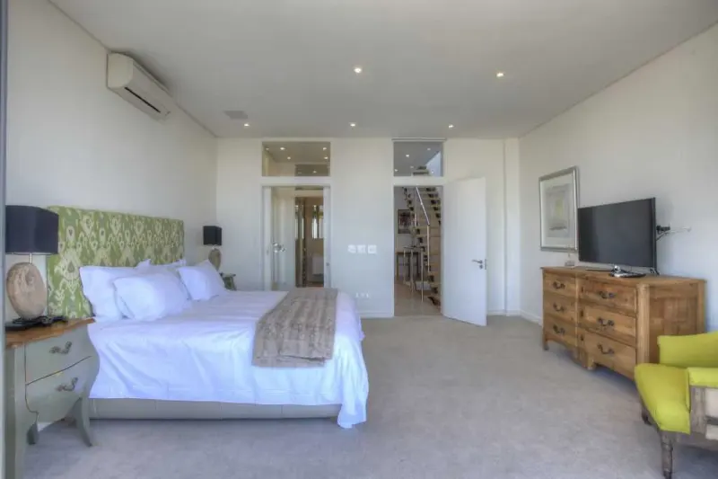 Loader Modern in Green Point – photo 14